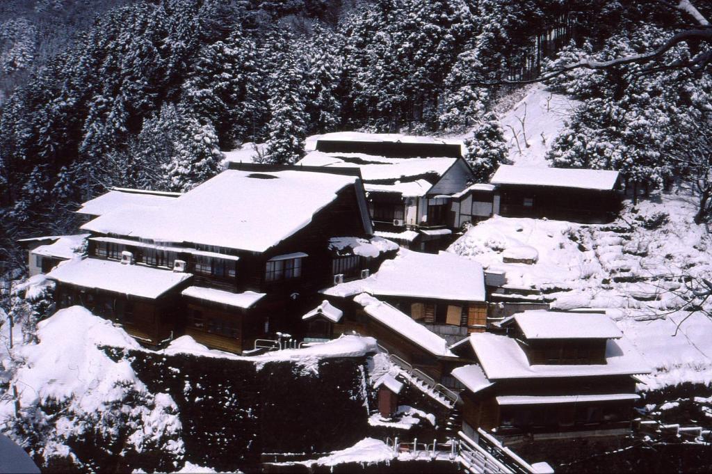 Jigokudani Onsen Korakukan Hotel Nakano  Bagian luar foto